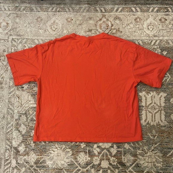 Red flower graphic crop top - Picture 2 of 3